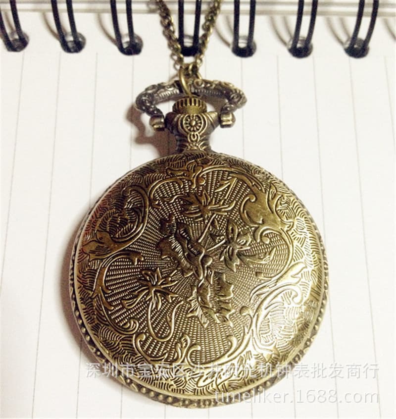 British Fashion Antique Large Classic Car Pocket Watch Nostalgic Quartz Sweater Chain Watch Gift Watch Wholesale 5
