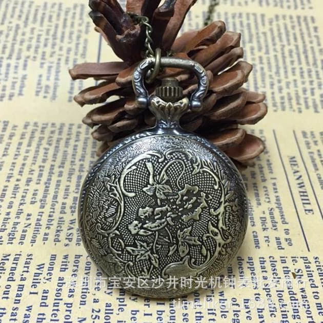 Supply medium size anime pocket watch skull round flip retro fashion flip hollow pocket watch gift wholesale 4