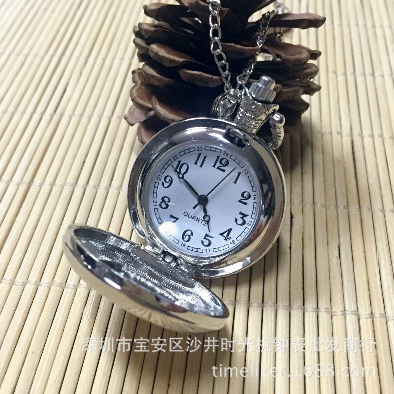 Silver medium patch pocket watch long sweater necklace watch creative gift customization can be attached to photos Taobao 3