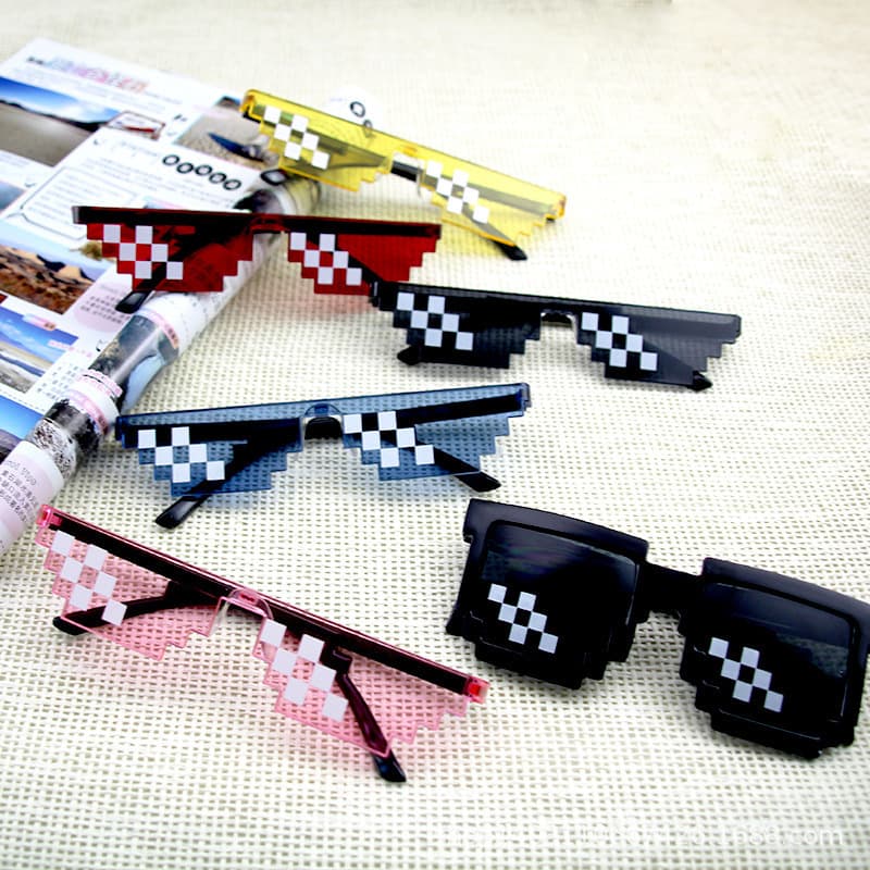 Mosaic square glasses, two-dimensional pretending artifact sunglasses, coded rectangular pixel mirror, Douyin Kuaishou 5