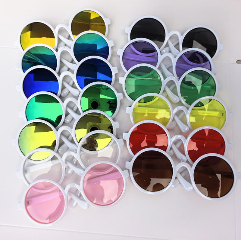 Manufacturer wholesale dog and cat pet glasses, creative trendy toy sunglasses, studio shooting props 4