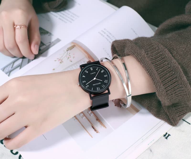 Popular watches for female students Korean version simple trendy sports and leisure men's atmospheric retro college style couple's watch 7
