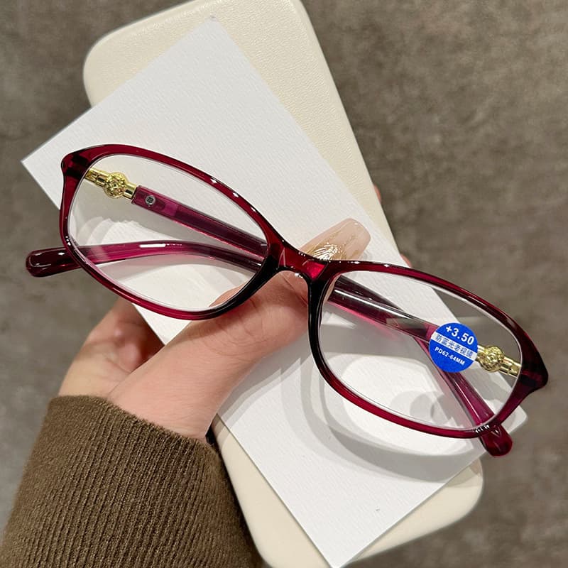 Fashionable reading glasses for women, ultra-light anti-blue light glasses for the elderly, HD new style reading glasses for mothers, wholesale price 2