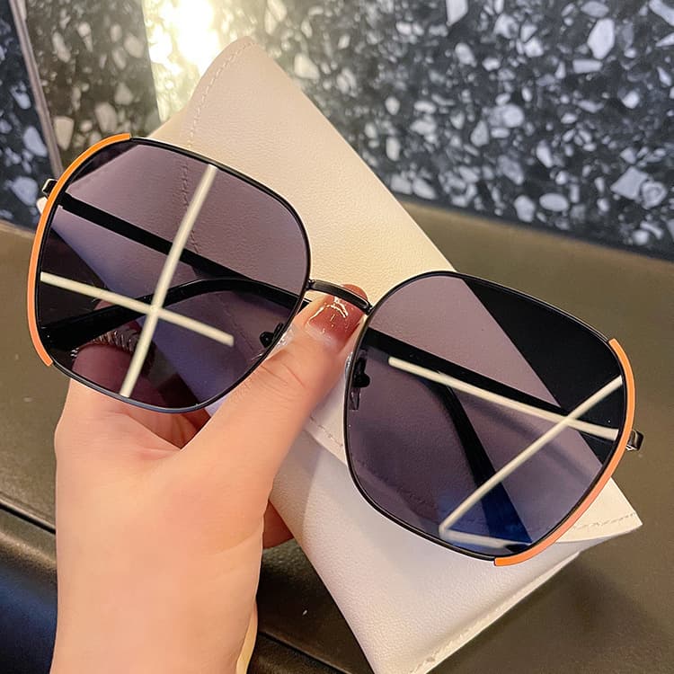 2026 New Internet Celebrity Fashion Sunglasses for Men, Korean Style Square Oval Sunglasses for Women, Personalized Anti-UV Glasses 3