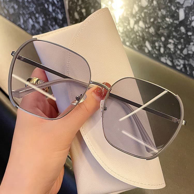 2026 New Internet Celebrity Fashion Sunglasses for Men, Korean Style Square Oval Sunglasses for Women, Personalized Anti-UV Glasses 8