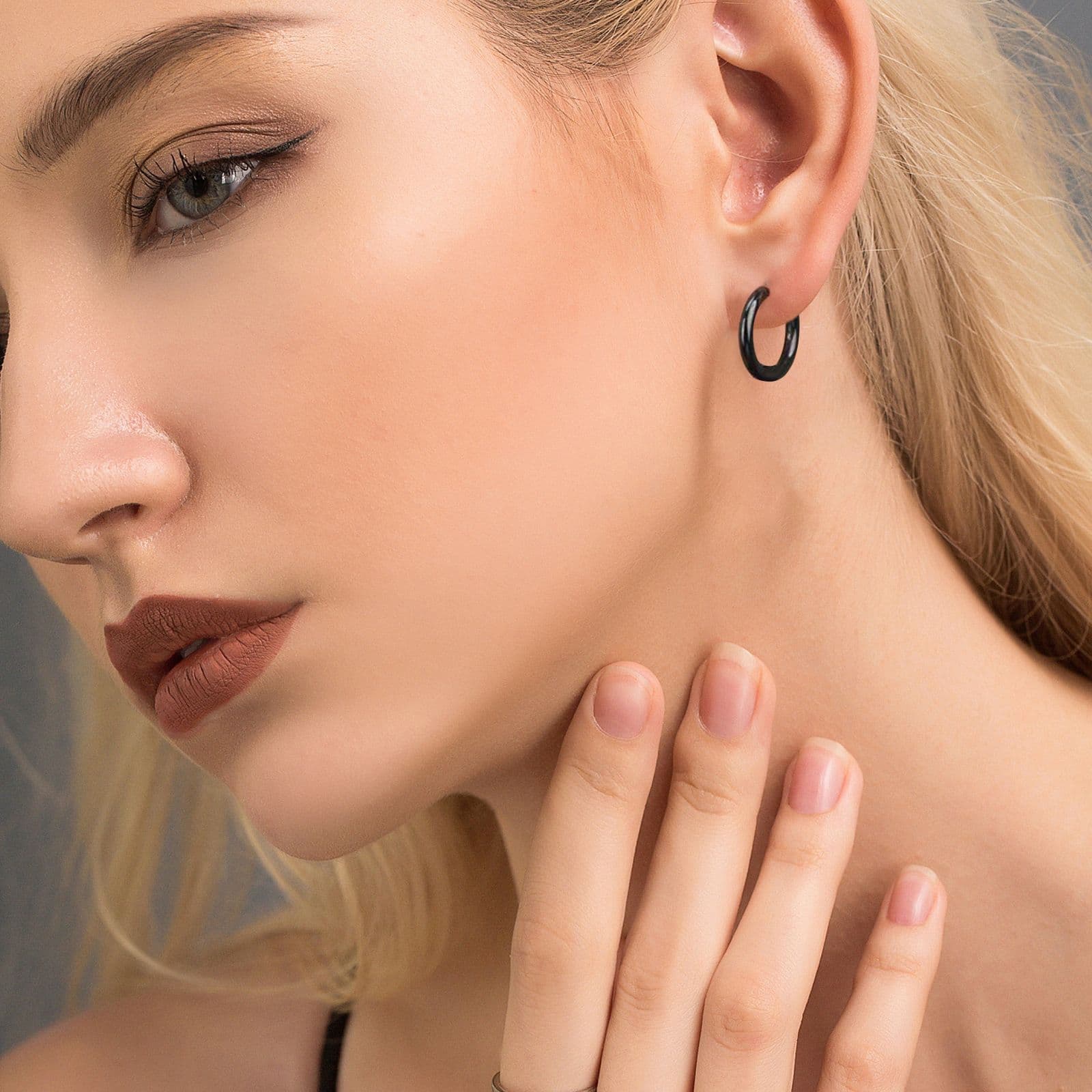 Wholesale 2.0 wire diameter coil earrings European and American fashionable simple stainless steel coil earrings cross-border hot sale 4