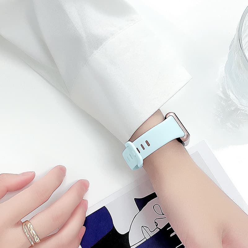 Suitable for Huawei bracelet 10/9/8/7nfc watch strap Honor Sports 6/Pro silicone wrist strap smart and versatile 4