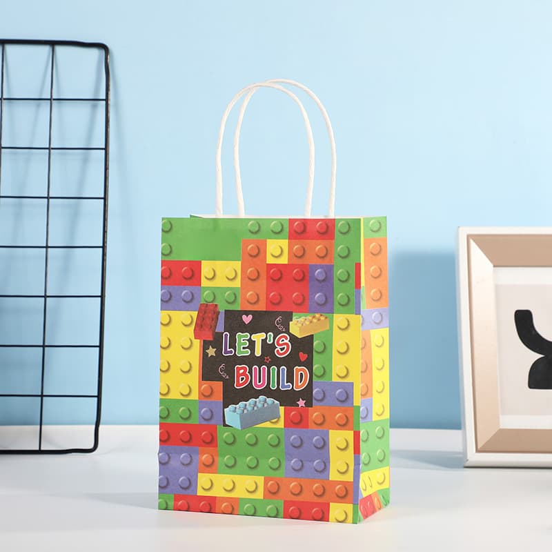 Cross-border gift bags Kraft paper bags Holiday gift bags Packaging Handbags Candy bags Children’s gift bags Packing bags 4