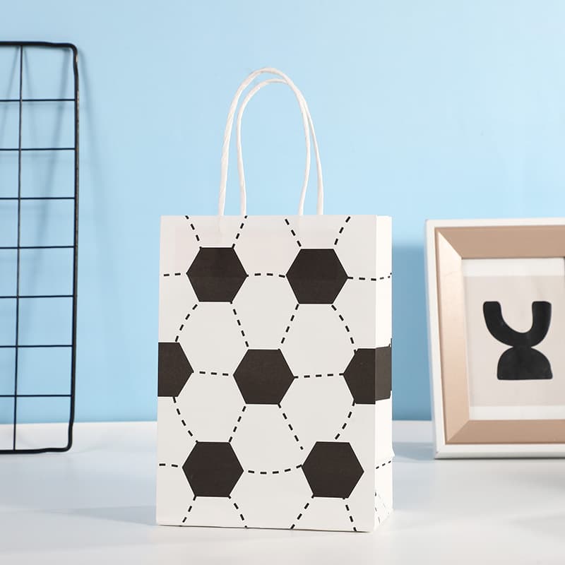 Cross-border gift bags Kraft paper bags Holiday gift bags Packaging Handbags Candy bags Children’s gift bags Packing bags 9