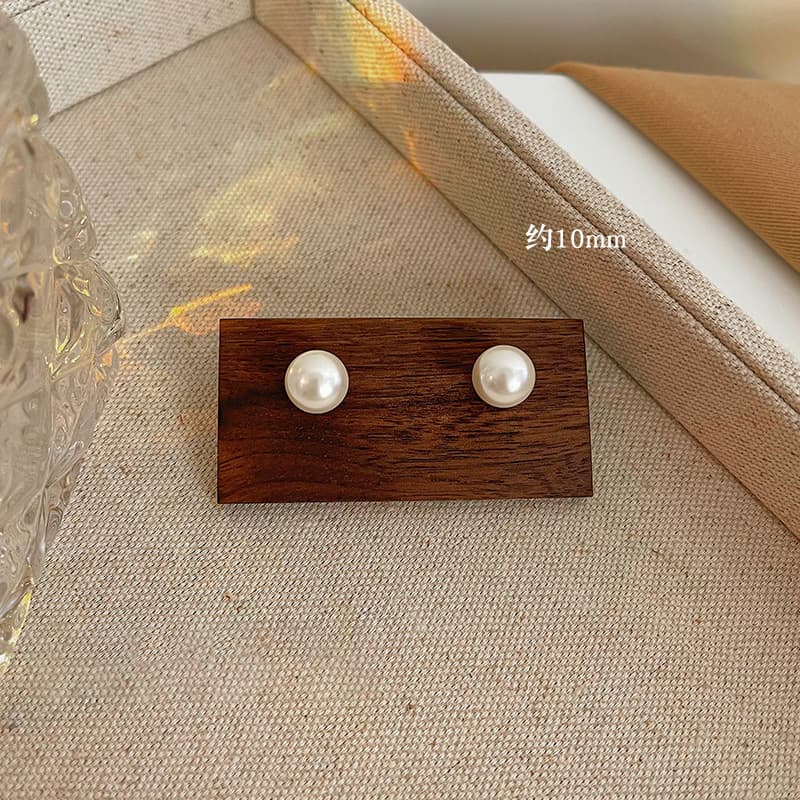 Daily wear pearl earrings for women, small and exquisite design, no need to pick when sleeping, pierced ears, 2025 new jewelry 7