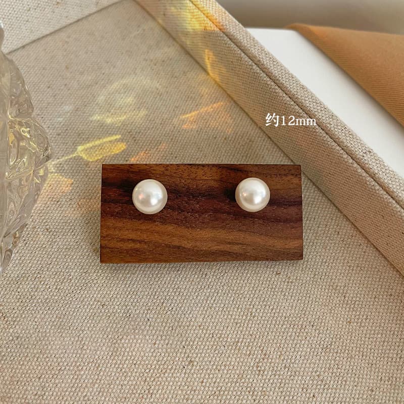 Daily wear pearl earrings for women, small and exquisite design, no need to pick when sleeping, pierced ears, 2025 new jewelry 10
