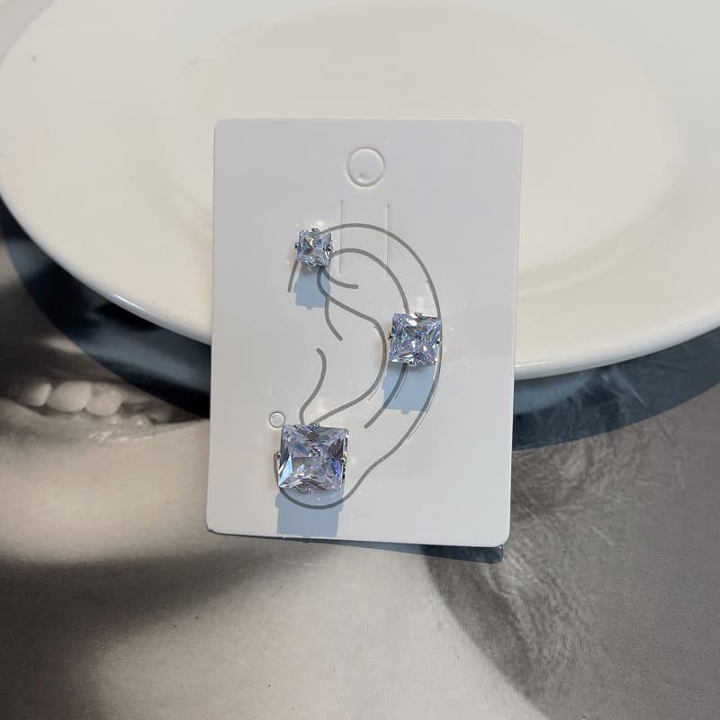 Explosive cochlear nails, iron-absorbing stone cochlear nails, men's non-pierced magnetic ear bone clips, zircon magnetic ear bone nails, women's wholesale 8
