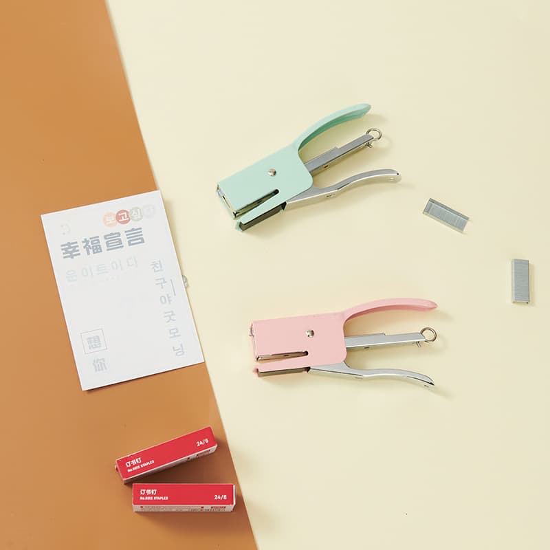 Hand-held stapler takeaway packaging pliers stapler office document binding macaron 12-gauge needle stapler