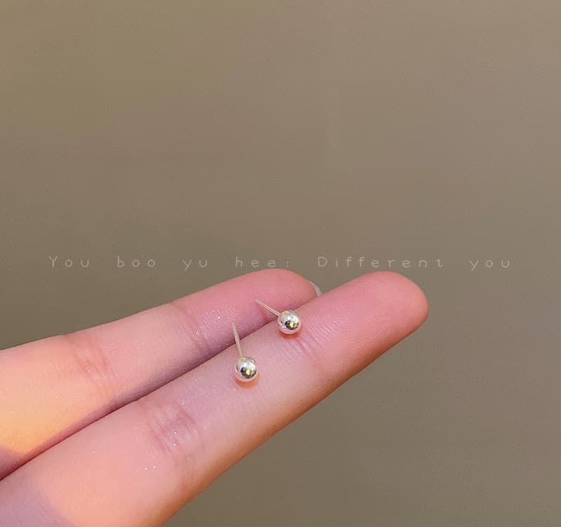 S925 sterling silver needle exquisite and compact design earrings for women niche high-end piercing free ear bone ear stick earrings 8