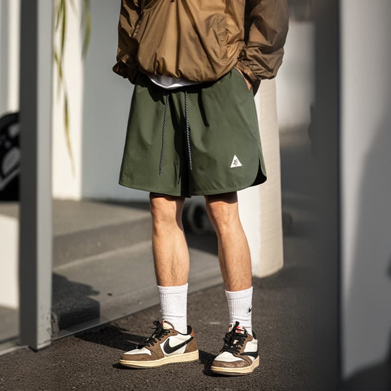 Hanlu Men's Loose Casual Shorts Hem Arc Slit Design Functional American Embroidery Sports Quarter Pants 2