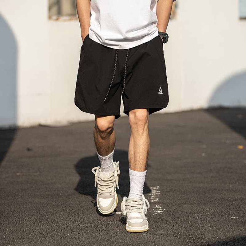 Hanlu Men's Loose Casual Shorts Hem Arc Slit Design Functional American Embroidery Sports Quarter Pants 3
