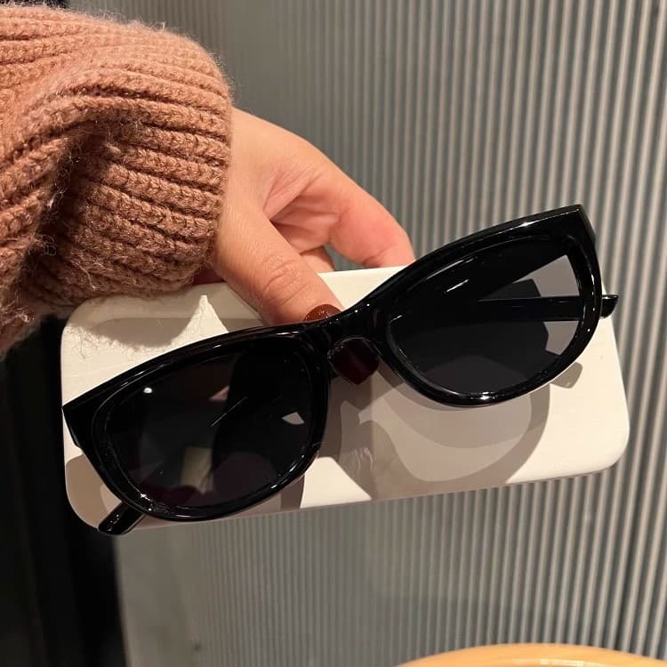 British Cherry Koko olive green cat-eye sunglasses for women with small face and concave shape sunshade street photography sunglasses 5