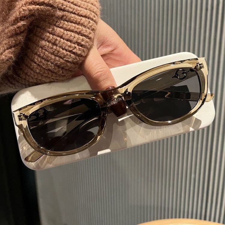 British Cherry Koko olive green cat-eye sunglasses for women with small face and concave shape sunshade street photography sunglasses