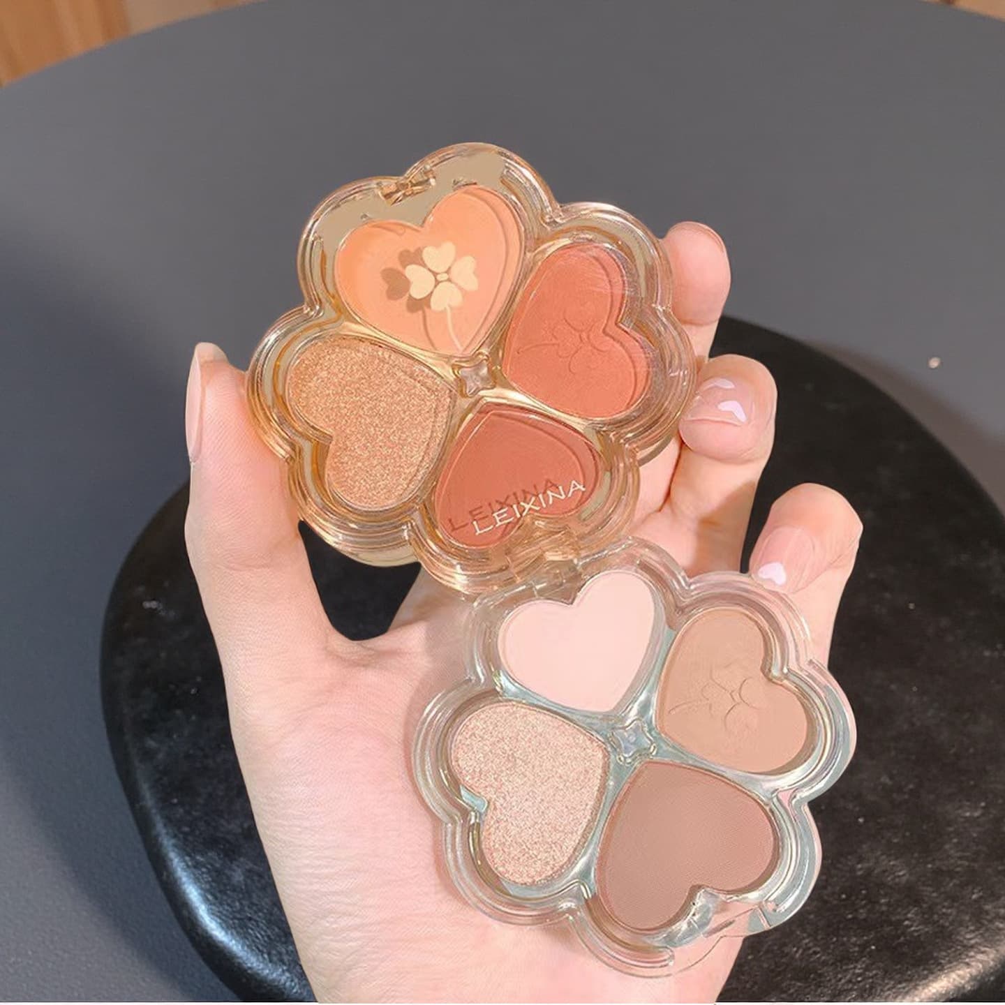 Lucky Clover Four-Color Eyeshadow Palette is light, easy to apply, whitening, women's touch-up, matte earthy pearlescent with glitter 2