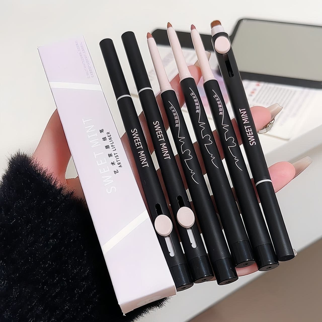 SWEET MINT artist double-ended lip liner low saturation natural matte with lip brush hook liner pen for students affordable price 3