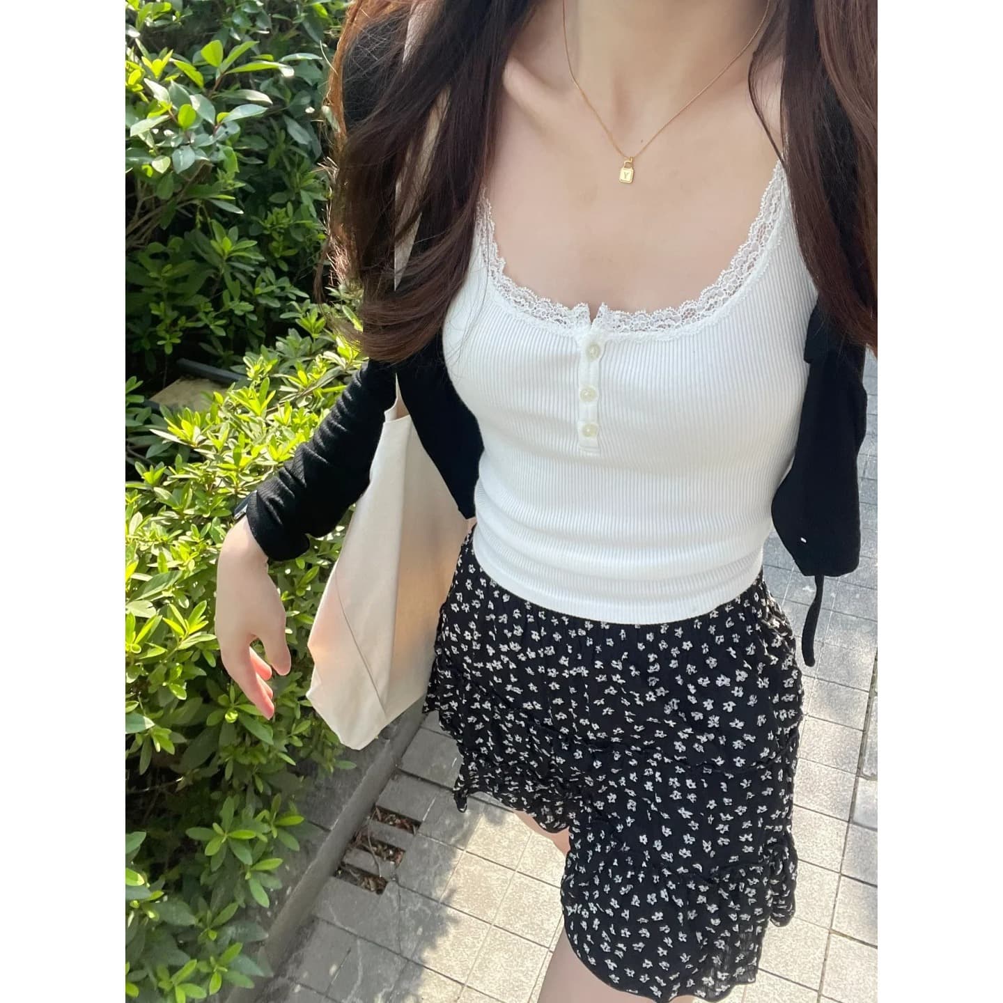 Summer three-piece lace camisole women's cardigan jacket floral skirt short skirt casual suit 3