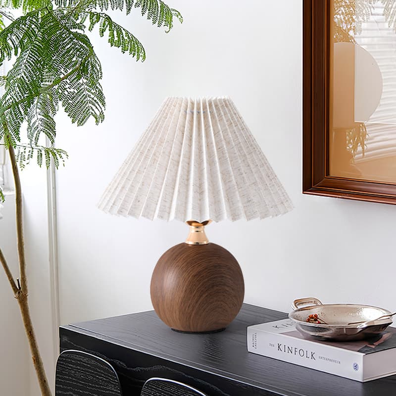 Pleated table lamp ins Nordic ceramic bedroom bedside lamp warm romantic simple ins style girly heart high-end retro 5