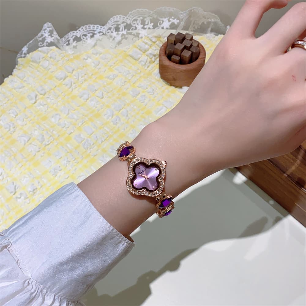 Four-leaf clover watch women's bracelet green diamond high-end fashion temperament exquisite ladies watch diamond 7