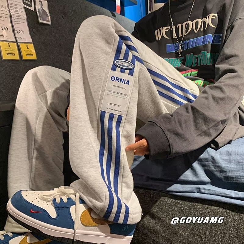 American high street trousers for men in autumn and winter new trendy brand sports pants for teenagers loose straight casual trousers 4