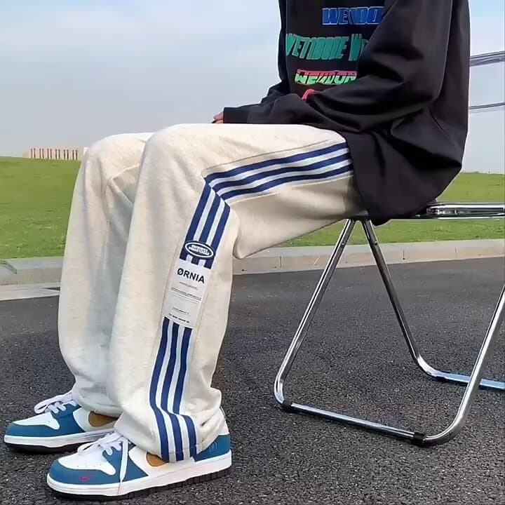 American high street trousers for men in autumn and winter new trendy brand sports pants for teenagers loose straight casual trousers 5