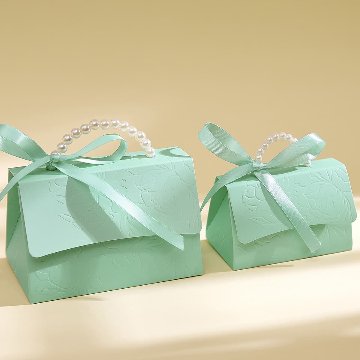 Spot wedding pearl bracelet portable candy box personalized creative party small gift packaging bag portable wedding candy box 9