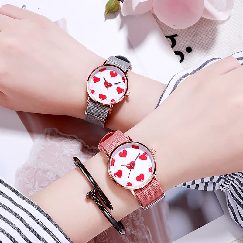 Cute niche watch for men and women, light luxury ins style women's watch, Internet celebrity, same trendy student, simple temperament gift 2