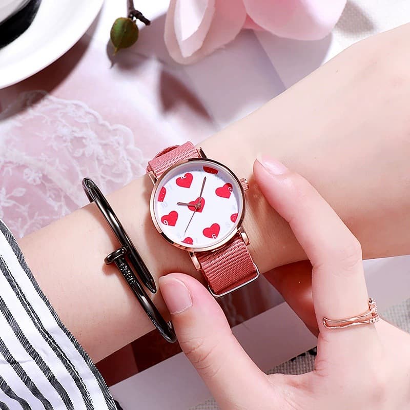 Cute niche watch for men and women, light luxury ins style women's watch, Internet celebrity, same trendy student, simple temperament gift 4