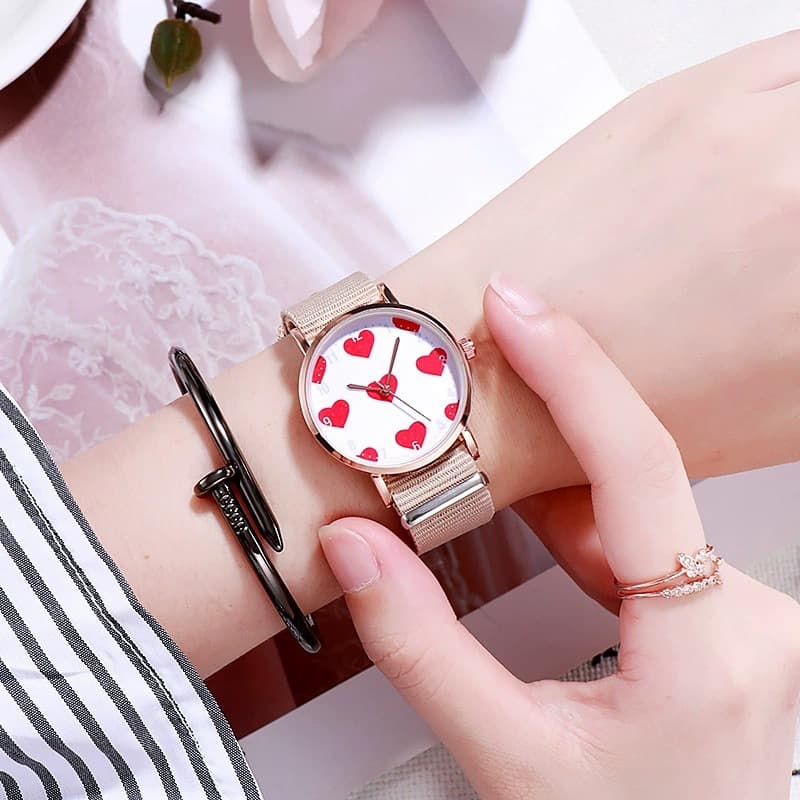 Cute niche watch for men and women, light luxury ins style women's watch, Internet celebrity, same trendy student, simple temperament gift 9
