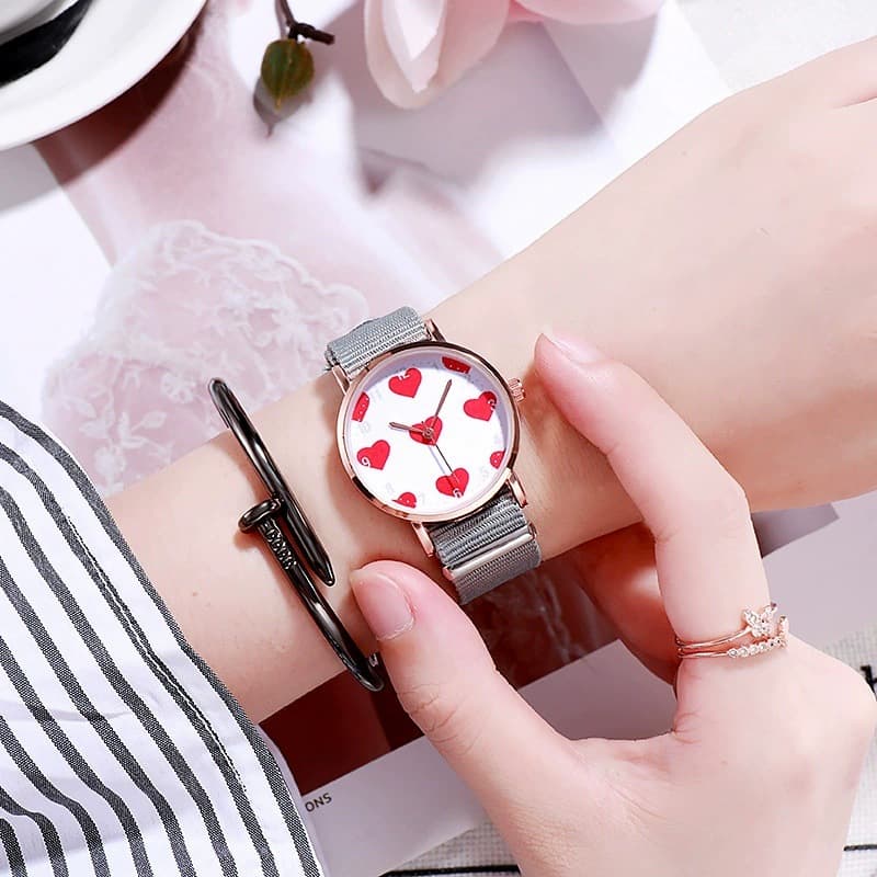 Cute niche watch for men and women, light luxury ins style women's watch, Internet celebrity, same trendy student, simple temperament gift 10