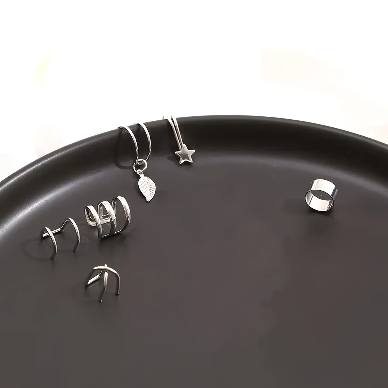 B004 European and American 6-piece set of rhinestone leaves hollow non-perforated cartilage earrings fashion earrings set of ear clips 5