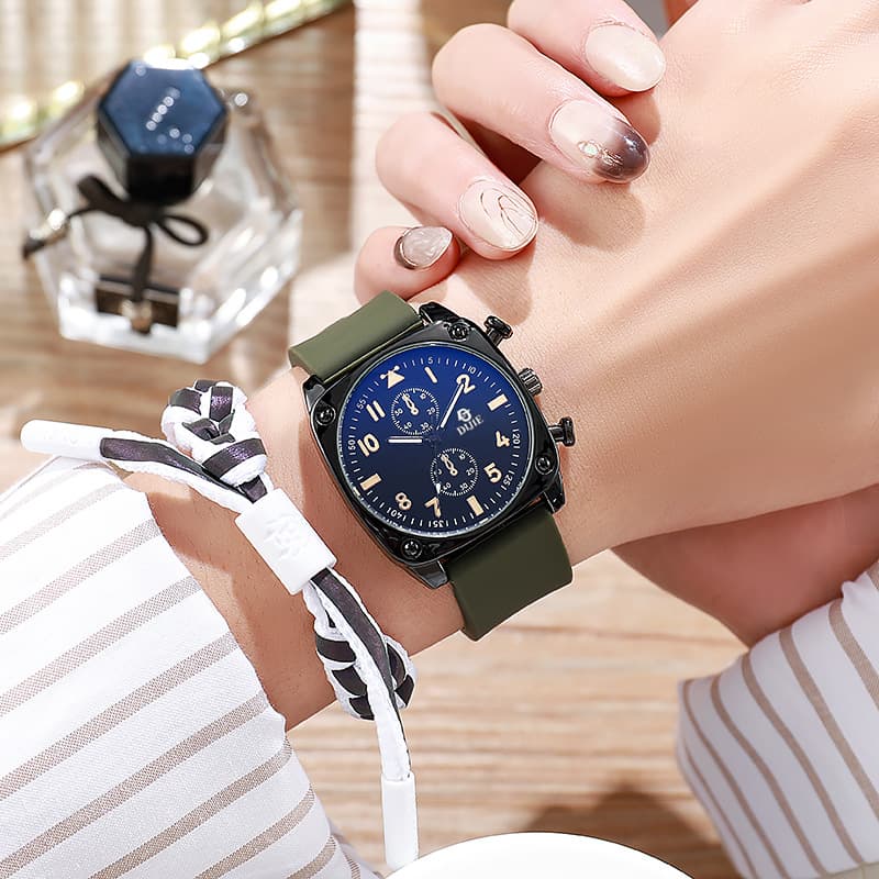 New authentic fashion watches for teenagers, cool and handsome watches for male and female students, niche, light luxury, high appearance, simple 2