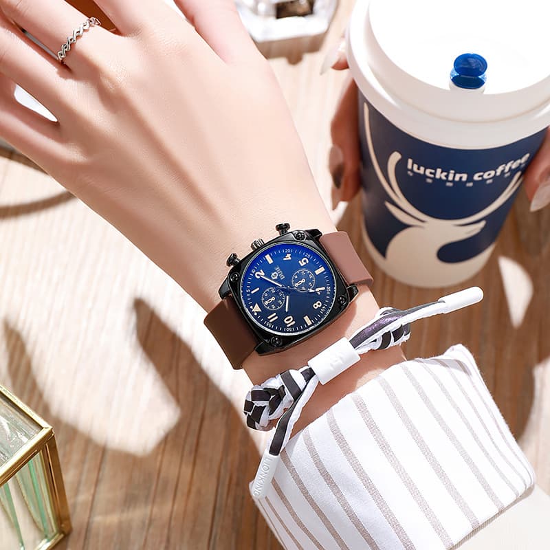 New authentic fashion watches for teenagers, cool and handsome watches for male and female students, niche, light luxury, high appearance, simple 3