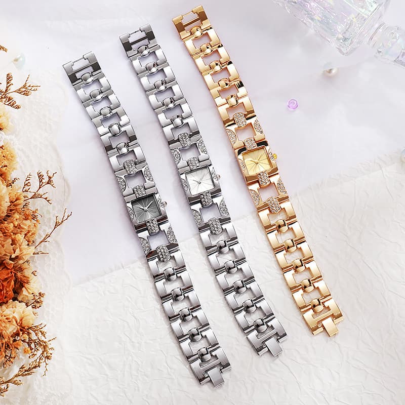 New retro alloy suit temperament ladies bracelet watch square bar studded with diamonds ladies watch steel band 5