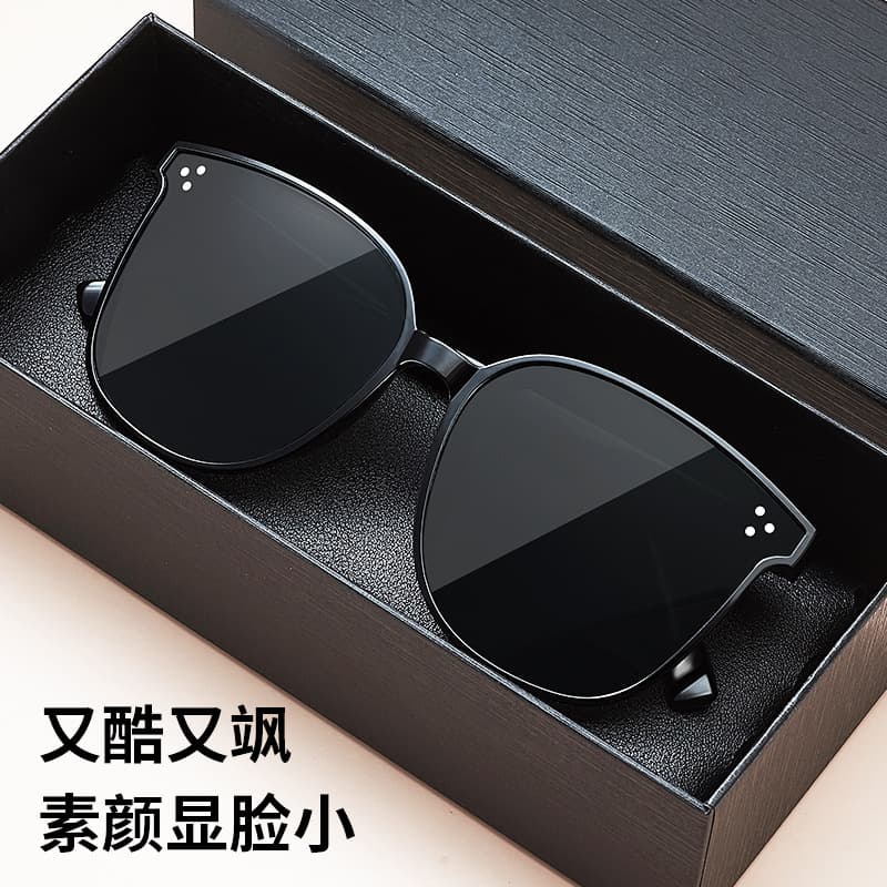 Sun protection sunglasses, large frame, same style sunglasses for men and women, fashionable and trendy, anti-UV manufacturer wholesale sunglasses 2