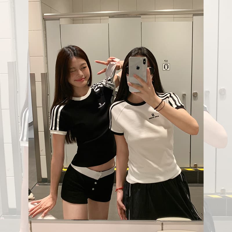New striped right shoulder short-sleeved t-shirt for women summer design hot girl slim fit white t-shirt short top for women 7