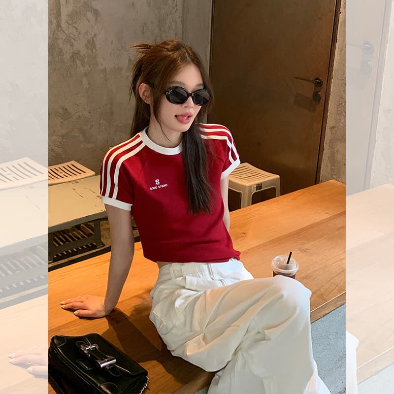New striped right shoulder short-sleeved t-shirt for women summer design hot girl slim fit white t-shirt short top for women 8