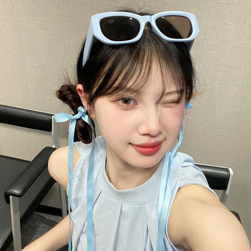 Y2K retro blue square sunglasses for women 2024 new dopamine style round face photo sunglasses high-end 3