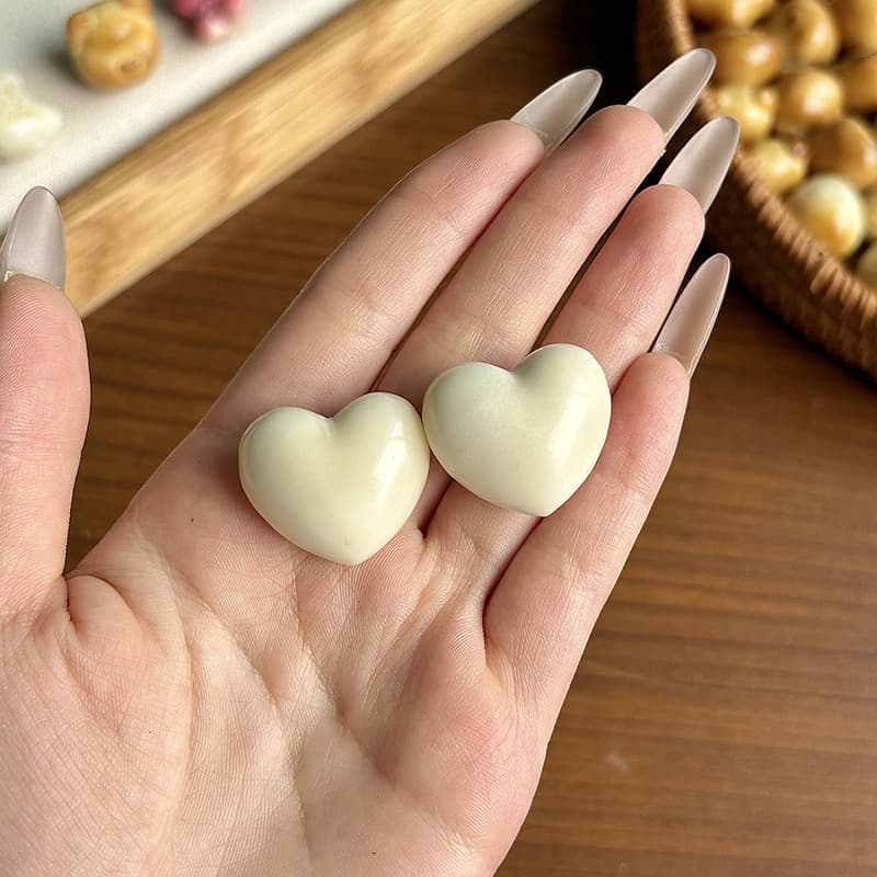 Factory direct sales carvings, ivory fruit accessories, loose beads, diy bracelets, cute small animal accessories, wholesale toys 10