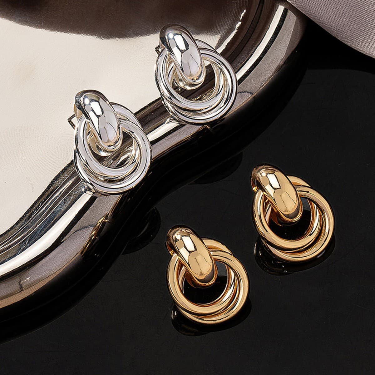Cross-border earrings European and American fashion retro earrings textured double-layer metal winding earrings earrings factory direct wholesale