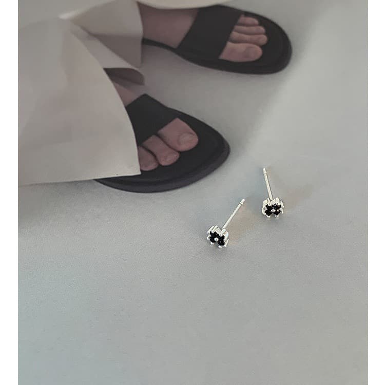 Earrings for women, new Chinese style, fresh temperament, high-end, elegant, niche design, sleep-free earrings 3