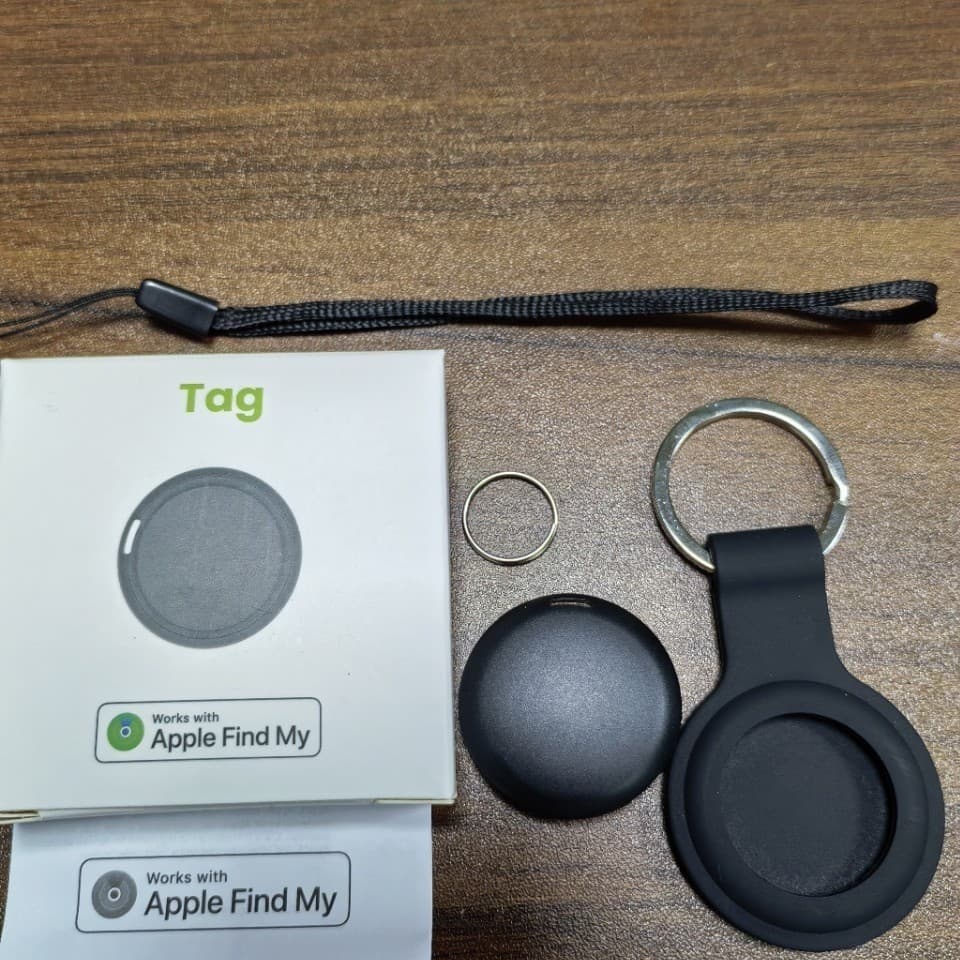 AirTag anti-lost device IOS MFI certified pet luggage Bluetooth anti-lost Android GPS locator FindMy 6