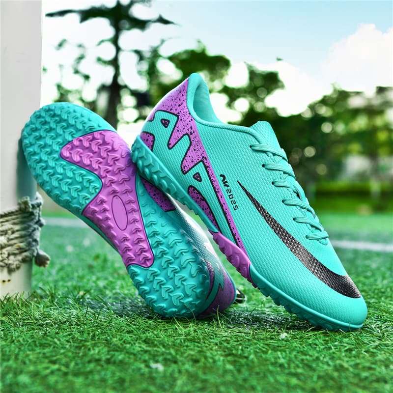 Low non-slip wear-resistant boots for boys for students for training, with spikes 2