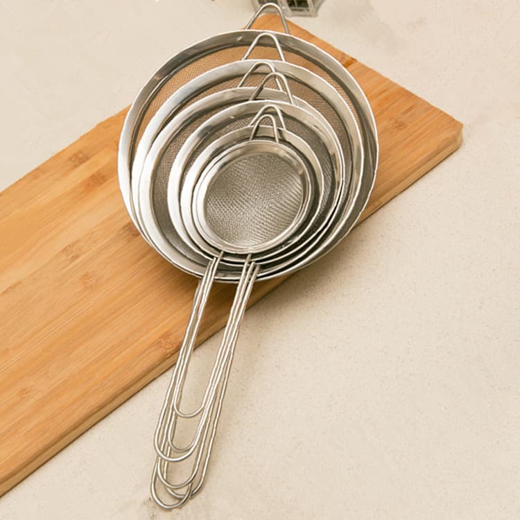 Stainless steel colander stalls kitchen oil spoon spoon of bird's nest leakage mesh baking flour sieve cross -border filtering set