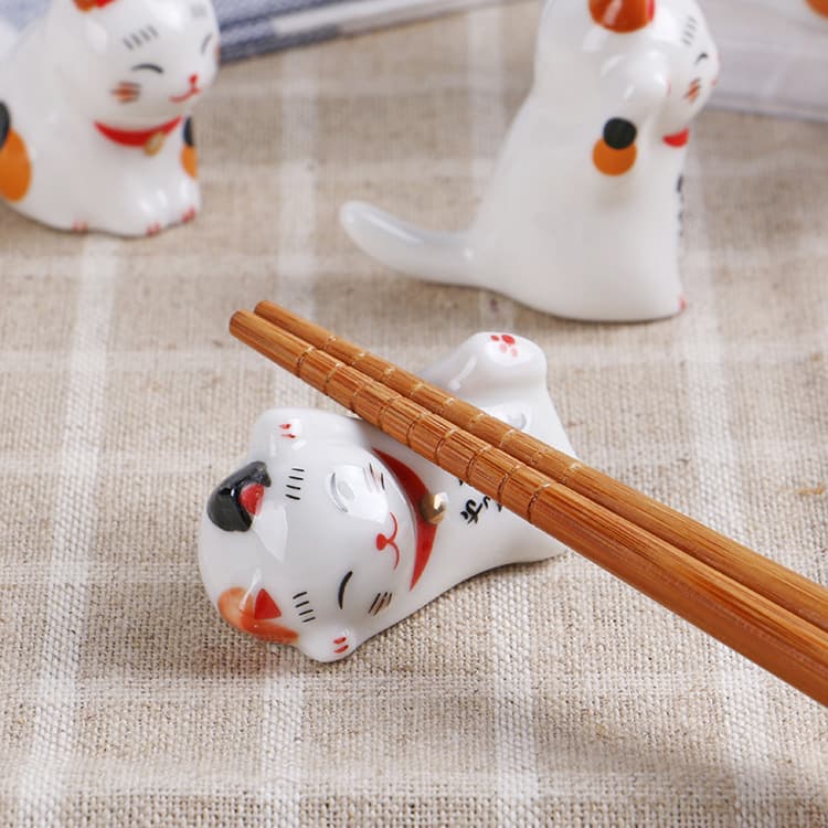 Cultural innovation Zakka Japanese -style ceramic cat -chopsticks chopsticks shelf ceramic painted kittens flower pet decoration 2