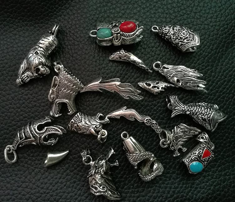 Wholesale Tibetan Silver Alloy Dental Pendant Accessories Dog Bags and Silver Tibetan Mastory Mastiff Inlays Dog braces accessories 4